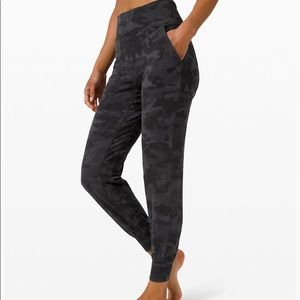 Lululemon Align Jogger with Pockets NWT